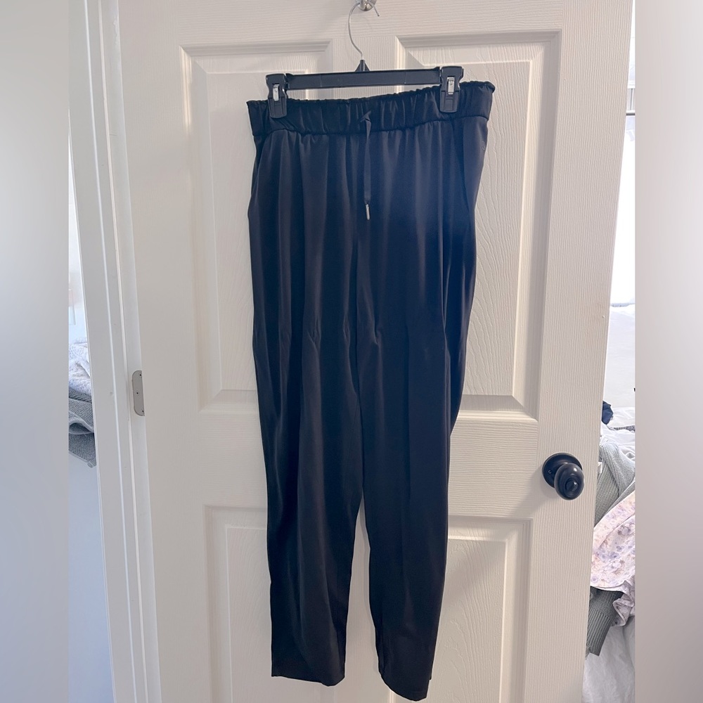 Lululemon women’s sweatpants